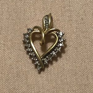 10k gold gemstone Heart pendant!